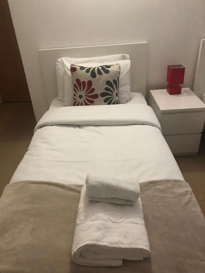 Larger Groups-London Excel -O2-Canarywharf Apartment London