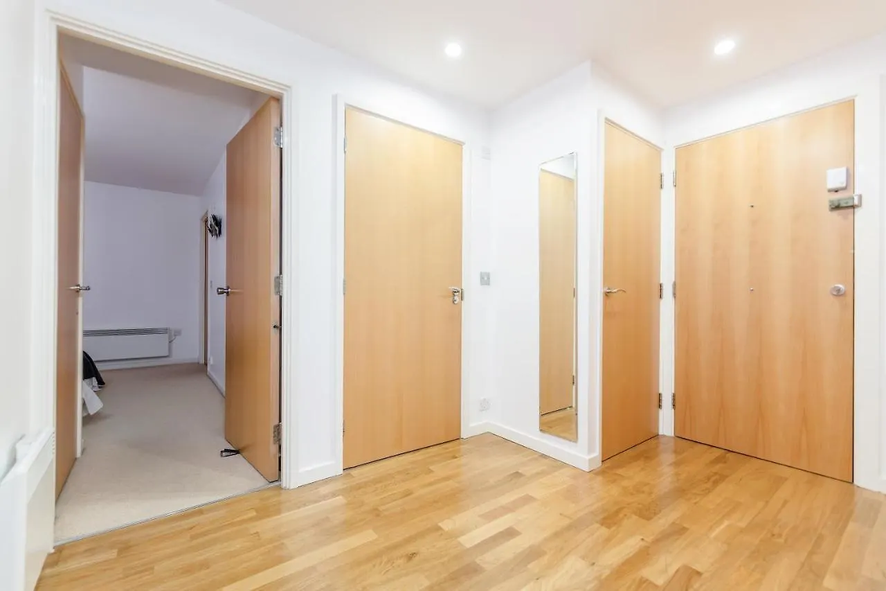 Apartment Larger Groups-London Excel -O2-Canarywharf