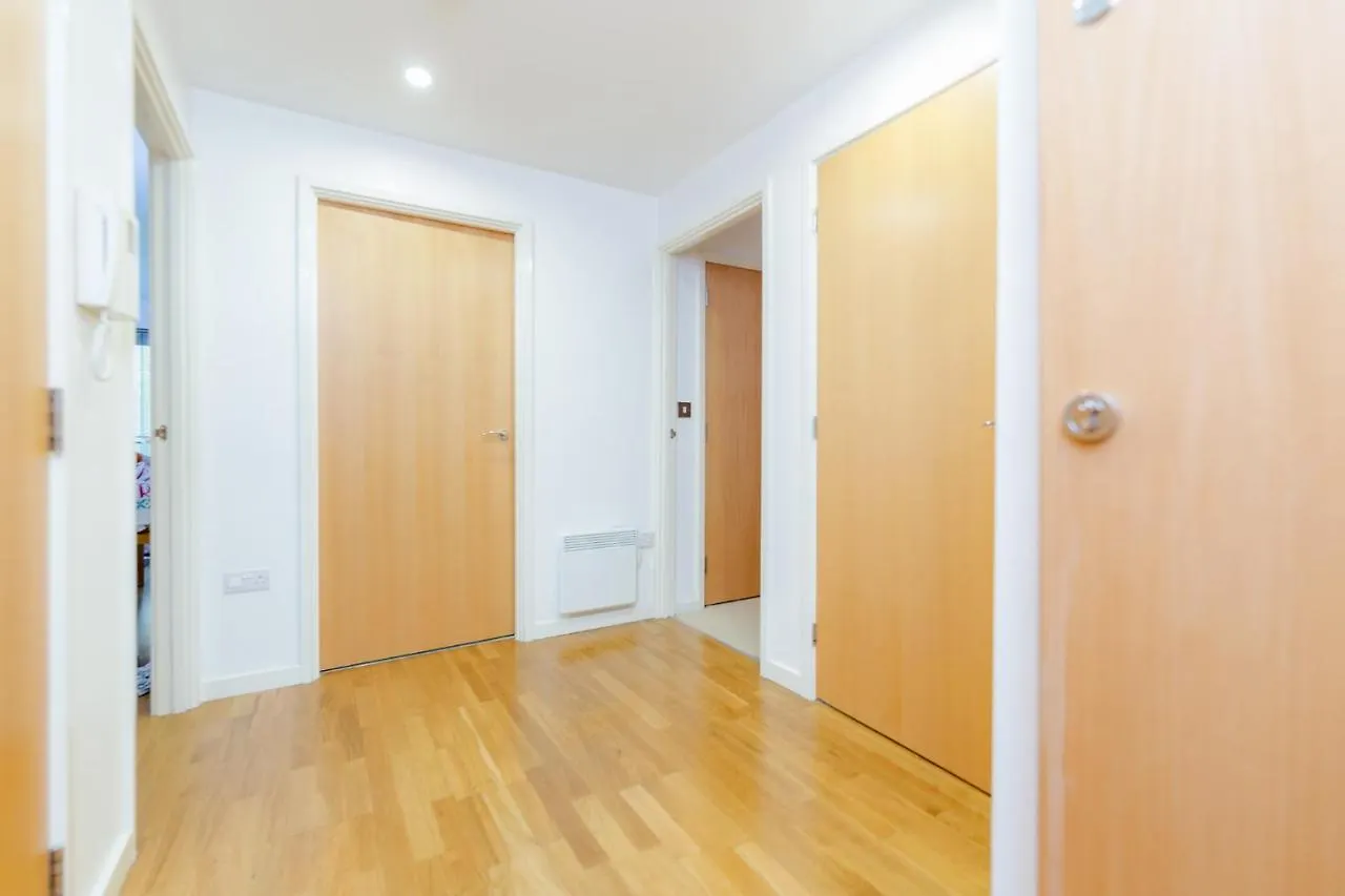 Apartment Larger Groups-London Excel -O2-Canarywharf